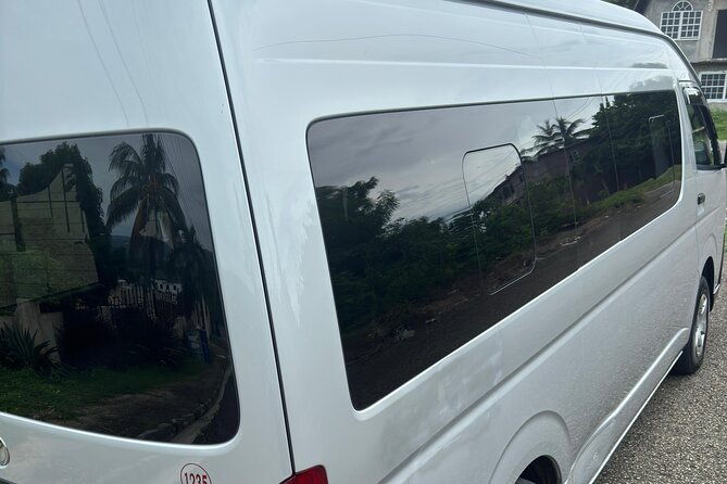 montego-bay-airport-and-riu-montego-bay-private-shuttle