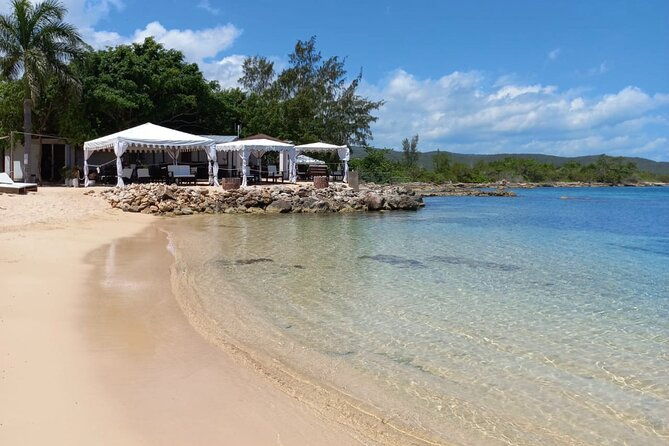 montego-bay-bamboo-beach-club-with-lunch-and-cocktails