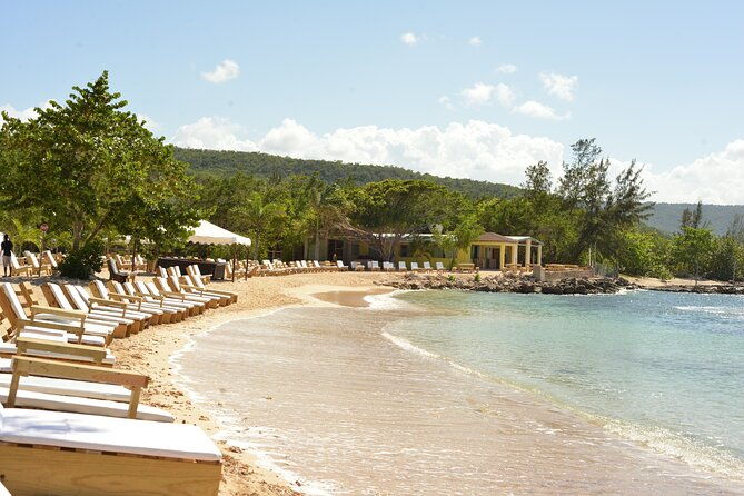 montego-bay-river-tubing-lunch-cocktails-at-bamboo-beach