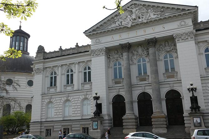 multi-ethnic-warsaw-guided-walk-through-the-old-town