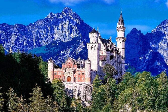 myguide-the-kings-greatest-palaces-neuschwanstein-herrenchiemsee-from-munich