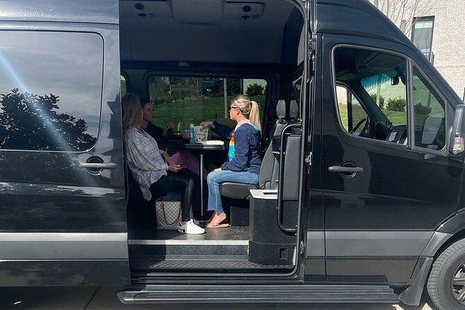 nashville-airport-private-transportation-for-6-13-passengers