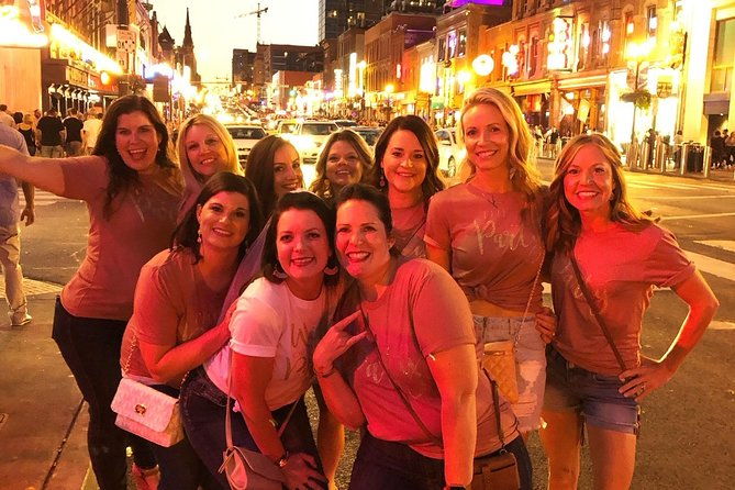 nashville-all-inclusive-nighttime-pub-crawl-with-moonshine-cocktails-and-beer