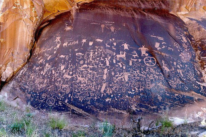 needles-canyonlands-4x4-jeep-tour-from-moab-3-person-minimum
