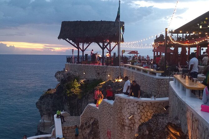 negril-7-miles-white-sand-beach-and-ricks-cafe-from-montago-bay