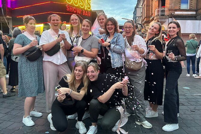 night-pubcrawl-tour-in-hamburg-shots-and-party