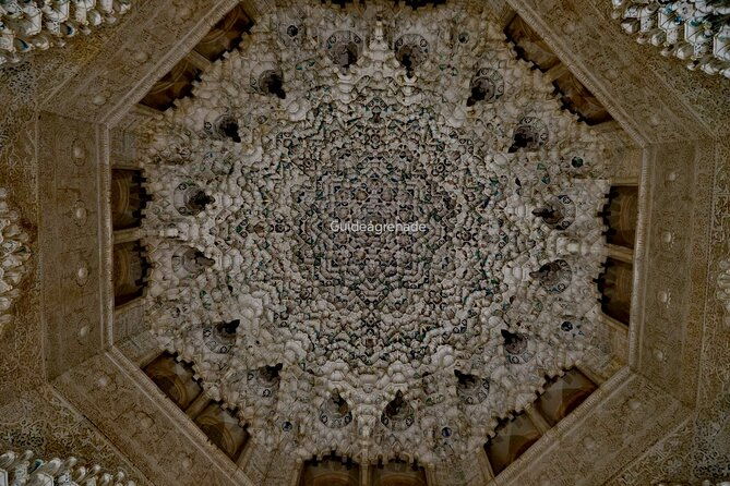 night-tour-of-alhambra-and-the-nasrid-palaces