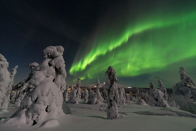 northern-light-safari-by-snowmobiles-from-levi-2