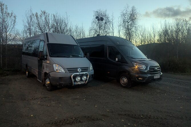 northern-lights-minibus-chase-max-16-person-in-group