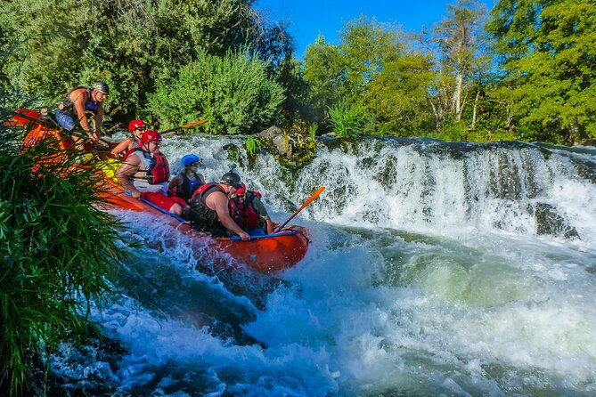 nugget-falls-class-iv-half-day-rafting-on-the-rogue-river