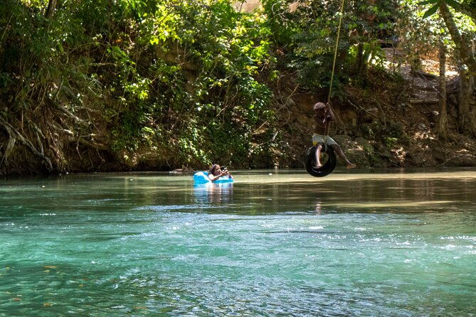 ocho-rios-amazing-blue-hole-and-chill-at-reggae-hill