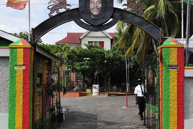 ocho-rios-to-kingston-sightseeing-day-trip
