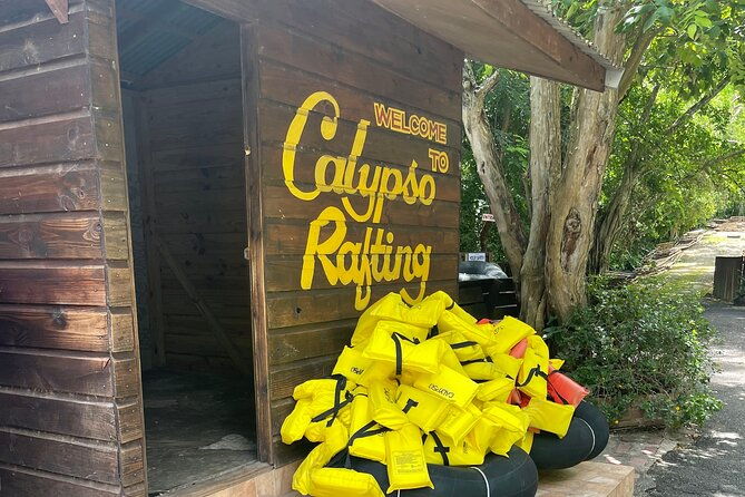 ocho-rios-white-river-tubing-along-with-beach-and-lunch-stop