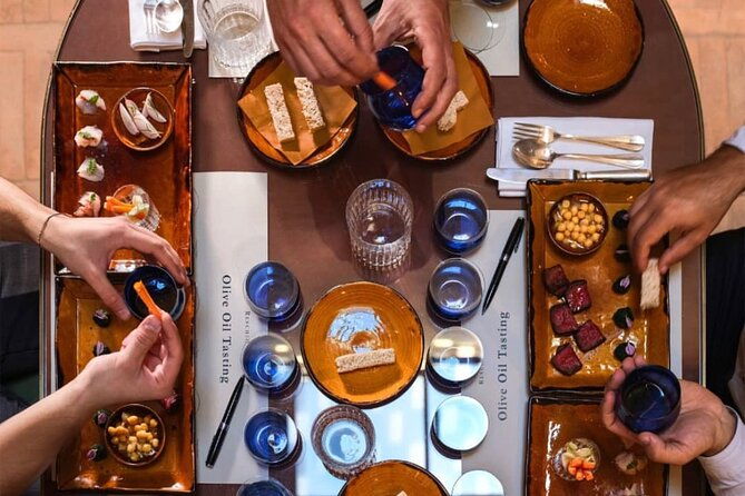 olive-oil-cheese-and-wine-tasting-with-local-expert-2