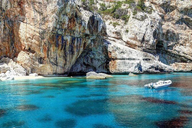 one-day-dinghy-rental-on-the-beautiful-coast-of-baunei