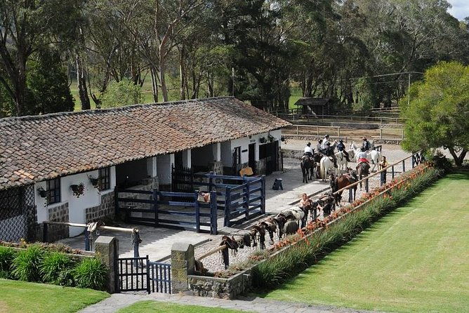 otavalo-cuicocha-lake-cultural-experience-2-day-private-tour