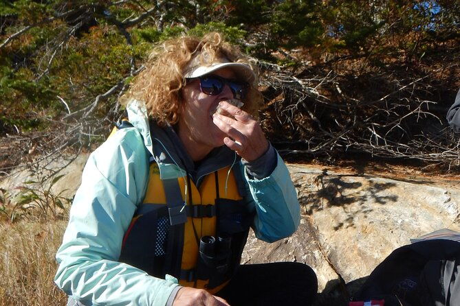 oyster-farm-complimentary-tasting-sea-kayak-tour-in-casco-bay