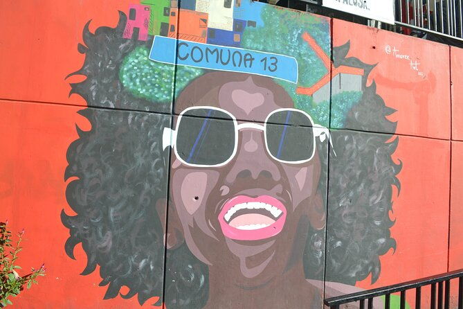 pablo-vip-private-tour-with-roberto-escobar-museum-and-comuna-13