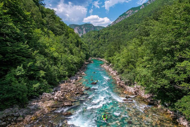 packrafting-tara-river-with-lunch