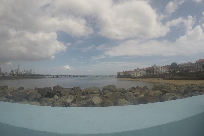 panama-canal-amador-causeway-and-old-town-tour