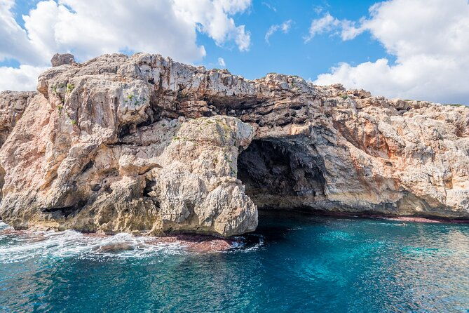paradise-tour-4h-in-catamaran-through-mallorca-and-puerto-andratx-with-lunch