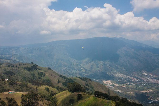 paragliding-adventure-from-medellin