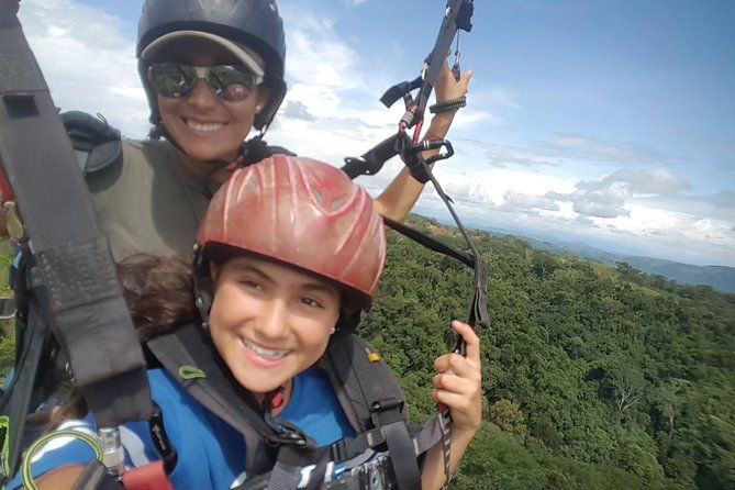 paragliding-tandem-flight-1-500-ft-up