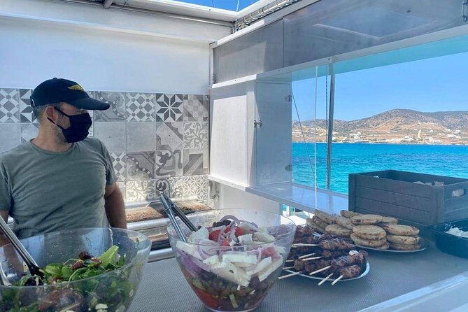 paros-cruise-to-antiparos-despotiko-with-traditional-boat