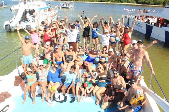 party-boat-with-snorkeling-sand-bar-and-open-bar-in-bavaro-beach