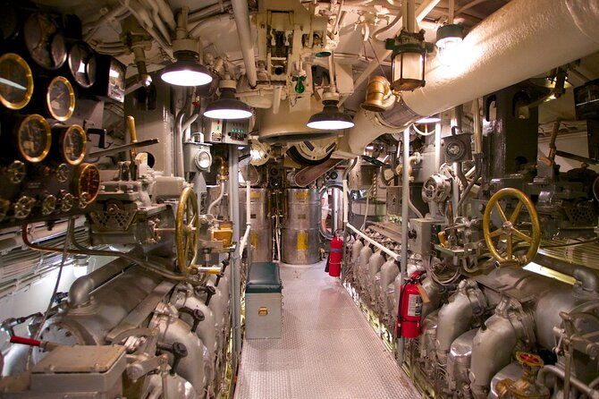 pearl-harbor-uss-arizona-bowfin-submarine-2