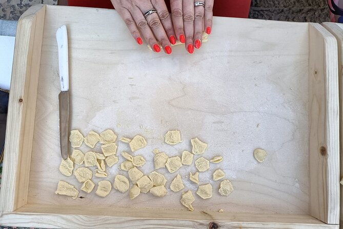 people-of-bari-unusual-guided-tour-with-pasta-making-at-grandma-house