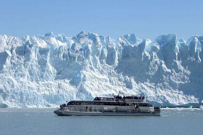 perito-moreno-glacier-experience-with-boat-navigation