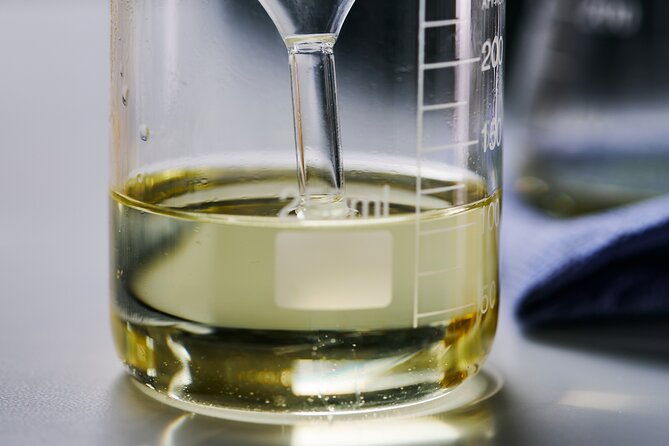 personalized-perfume-creation-workshop