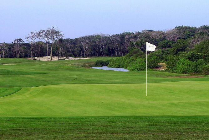 play-golf-in-the-stunning-tpc-karibana-beach-golf-club