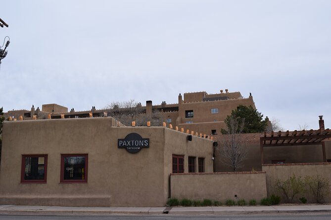 plaza-sip-savor-history-walking-tour-in-santa-fe