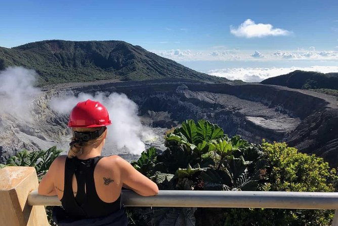 poas-volcano-national-park-half-day-tour-from-san-jose