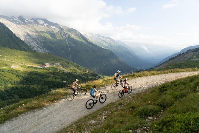 point-of-view-on-the-glaciers-of-chamonix-by-electric-mountain-bike-2