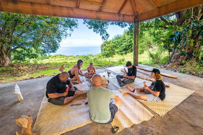polynesian-cultural-carving-experience-in-holualoa