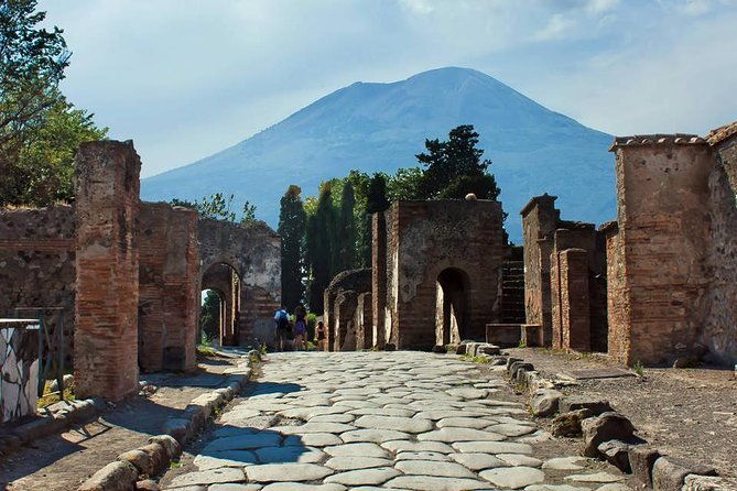 pompeii-2-hour-walking-tour-with-professional-guide