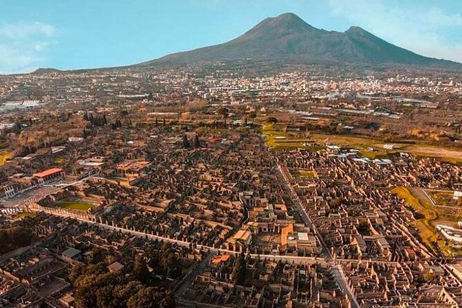 pompeii-private-tour-with-expert-guide-in-archaeology