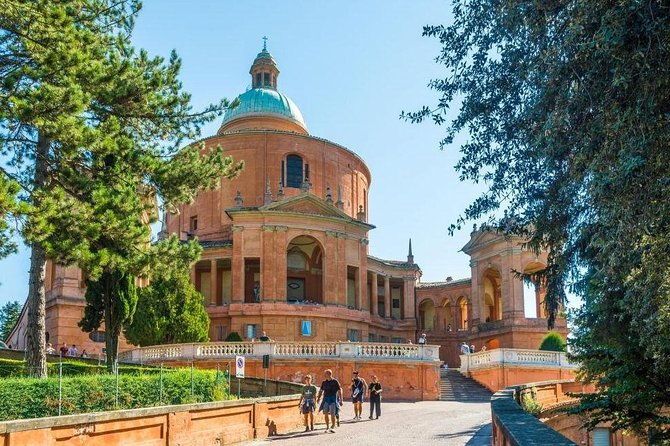 porticoes-of-bologna-and-basilica-san-luca-guided-tour-3