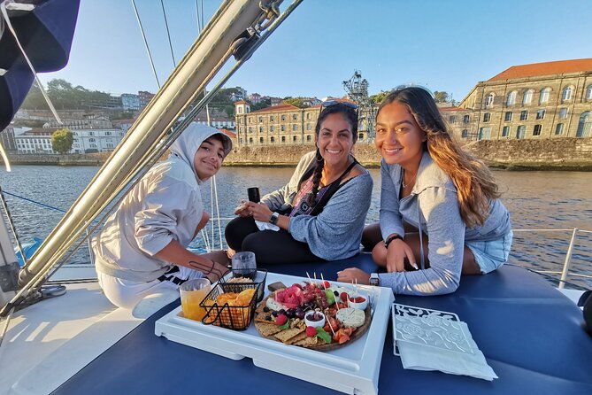 porto-wine-and-cheese-tasting-on-a-sailboat-on-the-douro-river