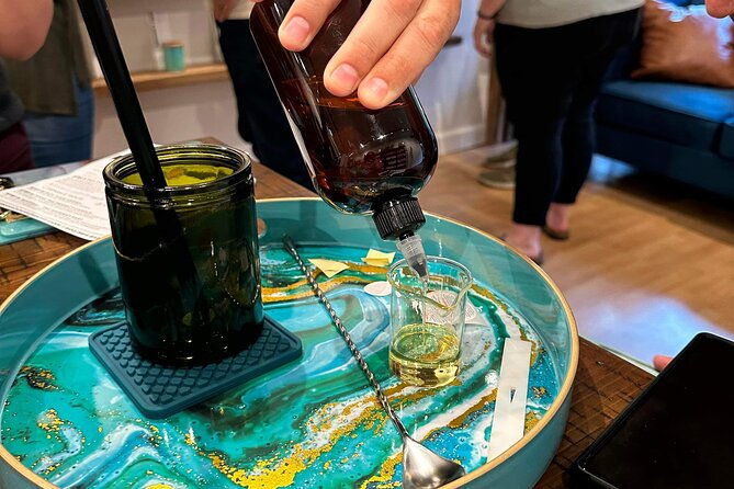 pour-your-own-candle-making-experience-with-blending-education