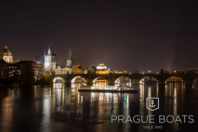 prague-boats-3-hours-crystal-dinner-cruise