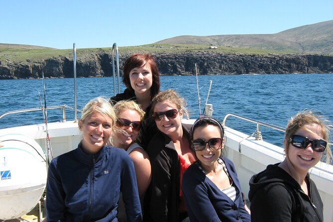 private-1-hour-guided-boat-tour-in-dingle-peninsula-2