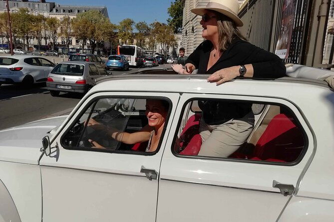 private-1-hour-tour-of-versailles-in-a-vintage-car-2cv