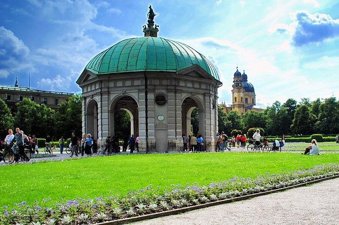 private-2-5-hour-city-tour-of-munich-with-driver-guide