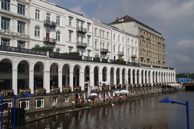 private-3-hour-hamburg-sightseeing-tour-in-a-mercedes-limousine