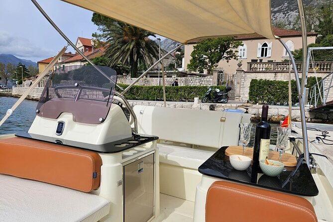 private-3-hour-speedboat-our-lady-of-the-rock-and-blue-cave