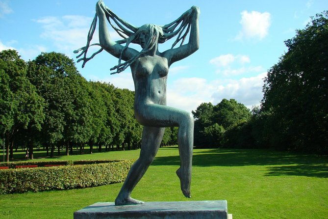 private-5-hrs-oslo-exclusive-driverguide-luxury-limo-van-tour-incl-museums-2